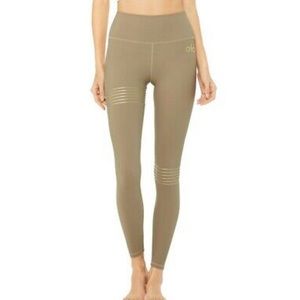 NWOT ALO Yoga High Waisted Vapor Leggings